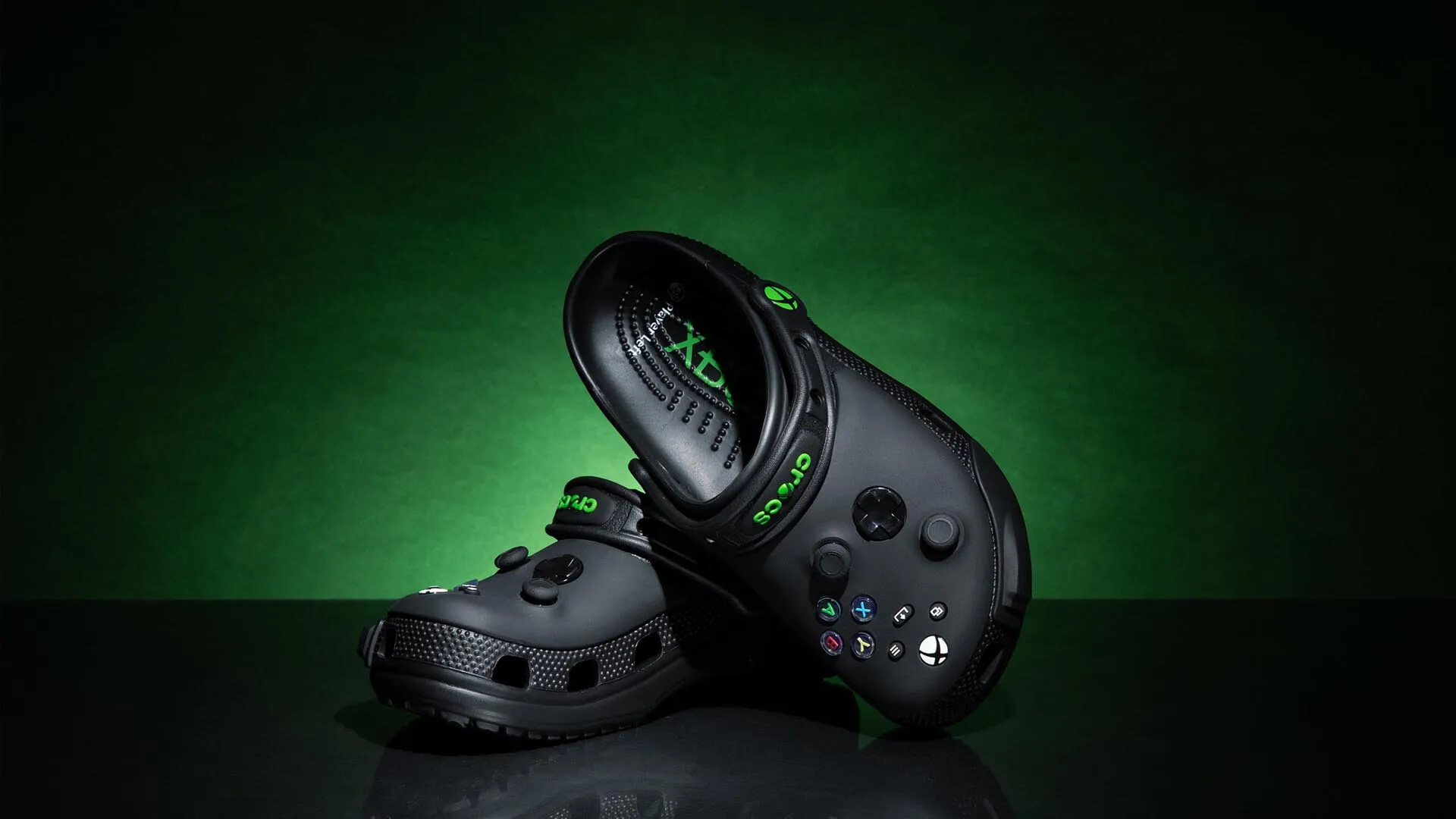 Microsoft и Crocs выпустят шлёпки в стиле контроллера Xbox скачать торрент